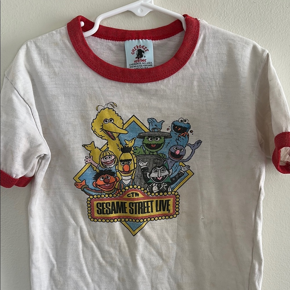 VINTAGE Sesame Street Kids T-Shirt - White and Red